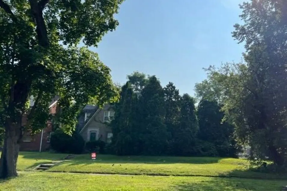 303 Ottawa Dr Pontiac, MI 48341, Oakland County