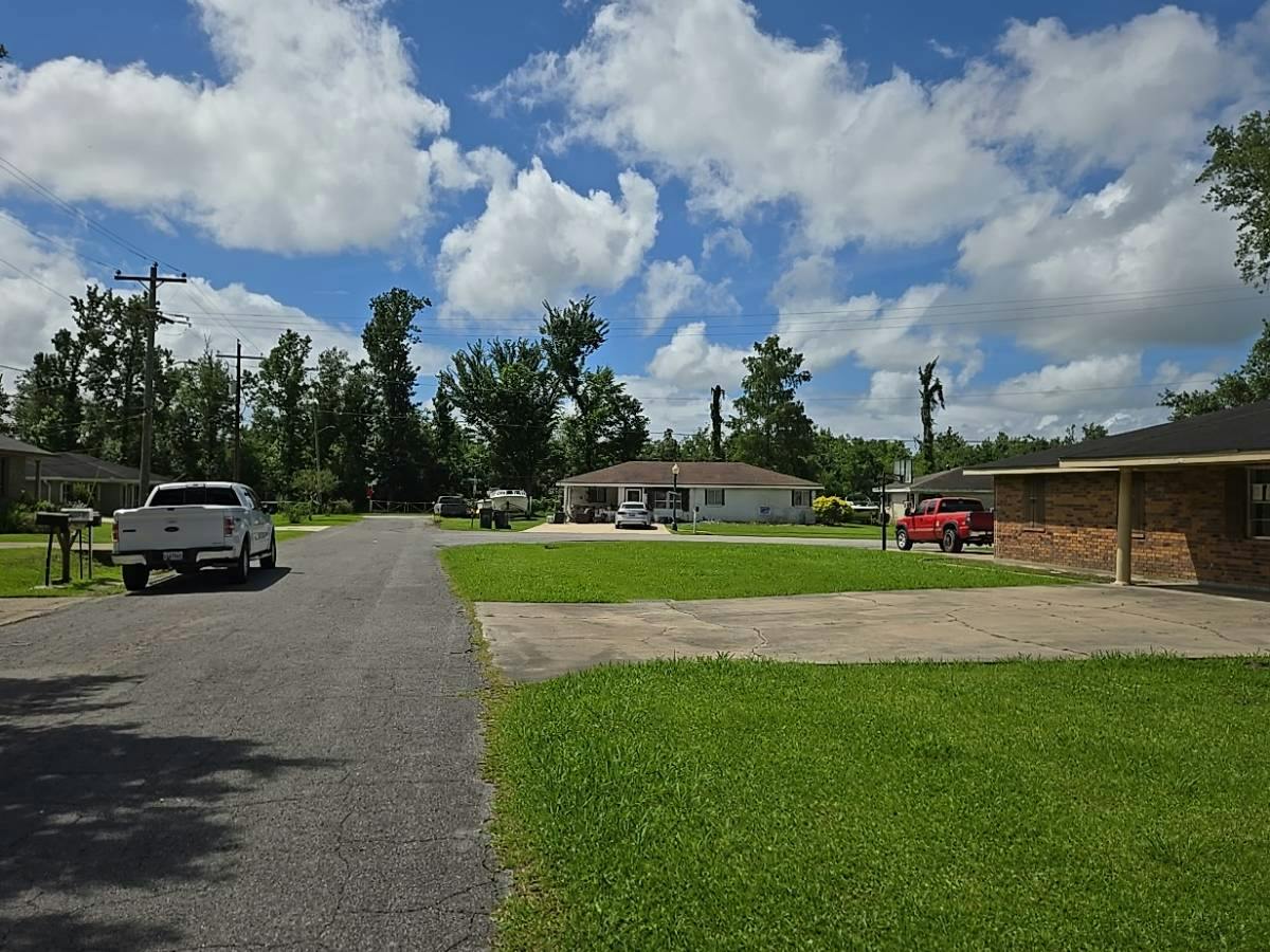 Alex St, Houma, LA 70360