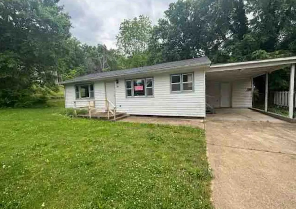 109 College St Van Buren, MO 63965, Carter County