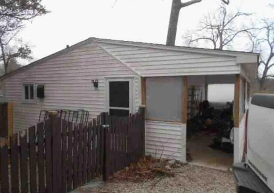 128n Lake Ave Southwick, MA 01077, Hampden County