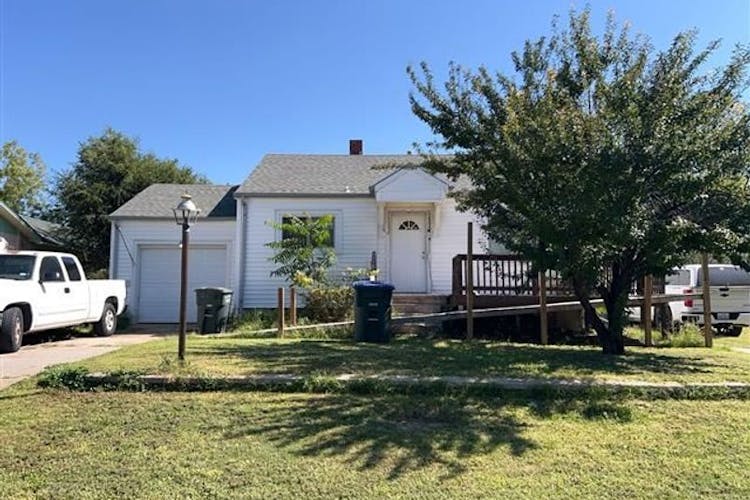 1508 Avenue E Dodge City, KS 67801, Ford County