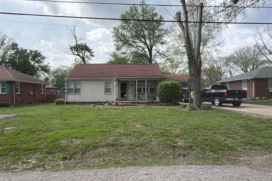 2432 Sherwood Terrace Alton, IL 62002, Madison County