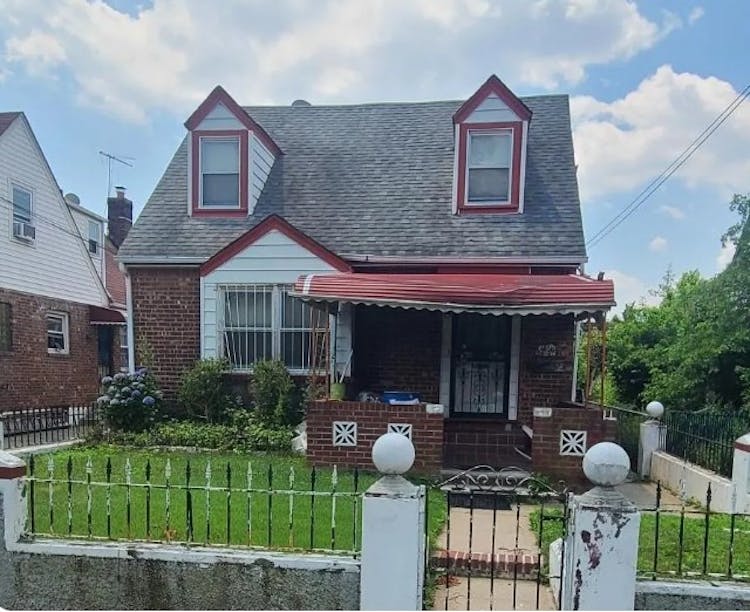 114-42 204th Street Saint Albans, NY 11412, Queens County