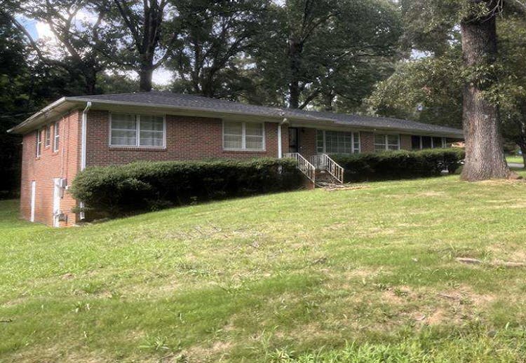 912 Hickory Cir Birmingham, AL 35215, Jefferson County