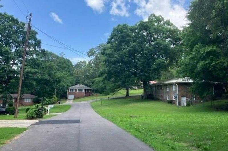 Hickory Cir, Birmingham, AL 35215