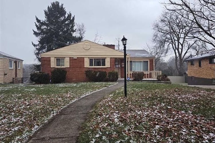 2439 Red Oak Dr Pittsburgh, PA 15220, Allegheny County