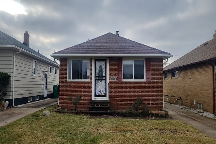 18940 McCracken Road Maple Heights, OH 44137, Cuyahoga County