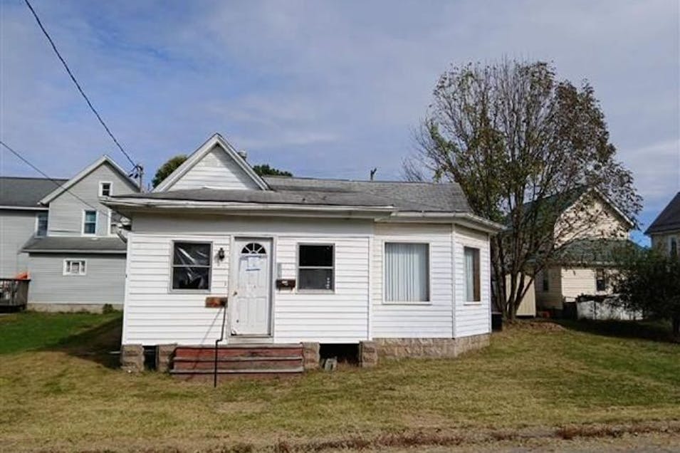 215 Nesbit St Franklin, PA 16323, Venango County