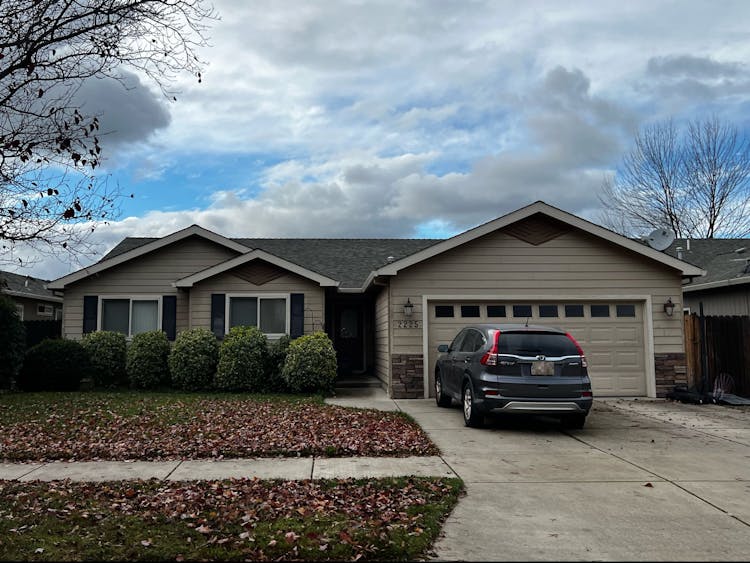 2225 Manchester Dr Medford, OR 97501, Jackson County