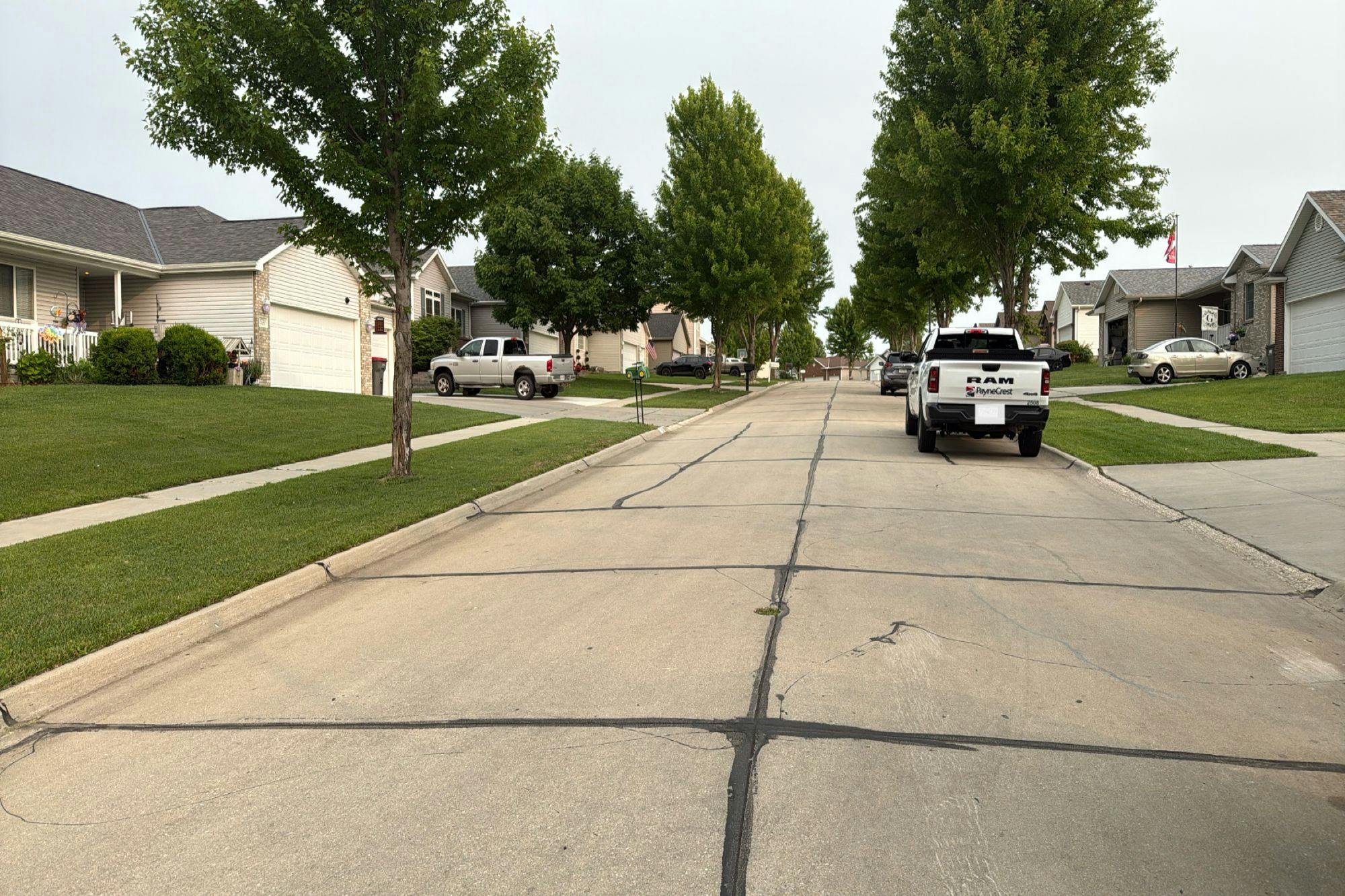 Harding Dr, Lincoln, NE 68521