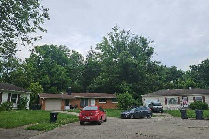 Crestview Ct, Anderson, IN 46017