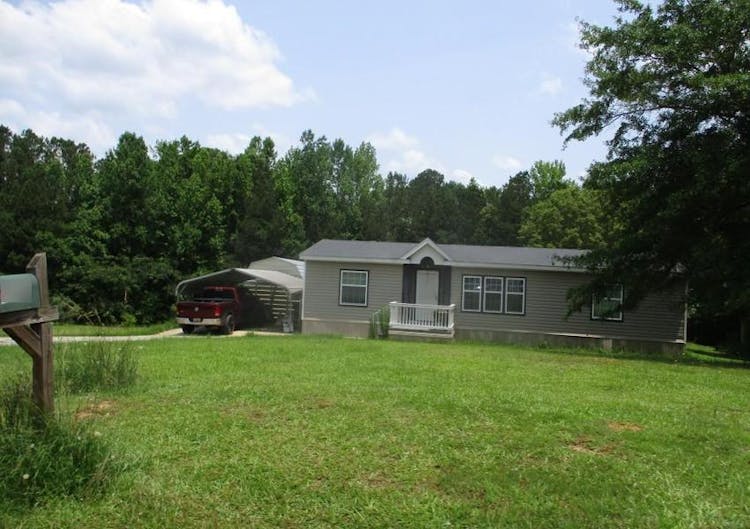 192 Cody Rd Roanoke, AL 36274, Chambers County