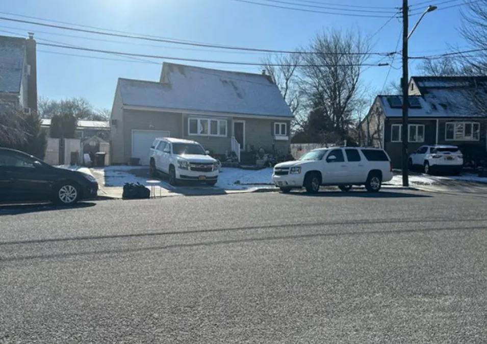 34 Karen St West Babylon, NY 11704, Suffolk County