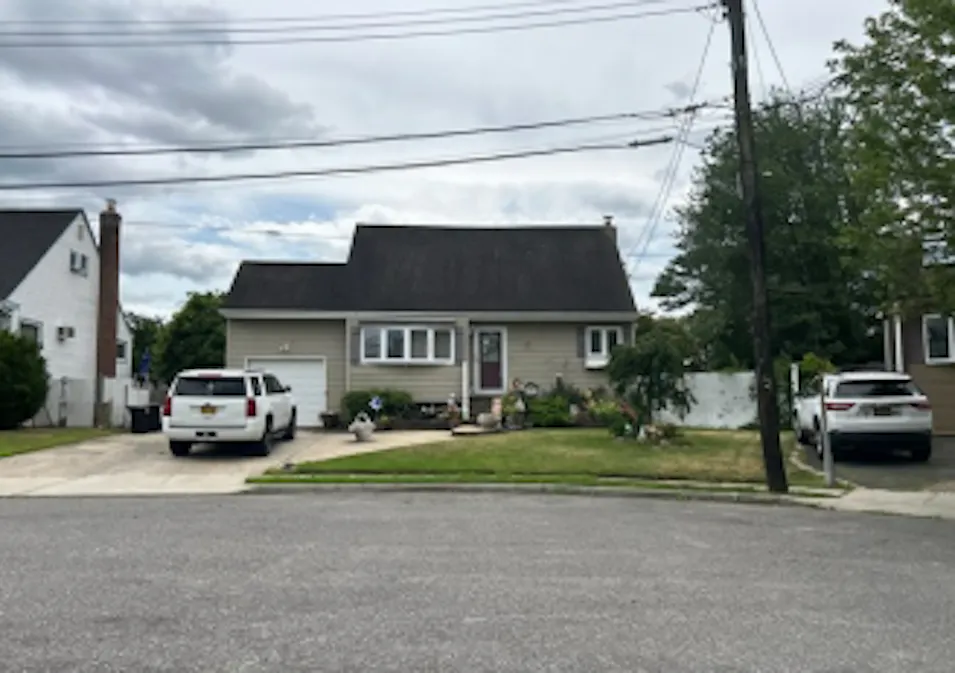 34 Karen St West Babylon, NY 11704, Suffolk County
