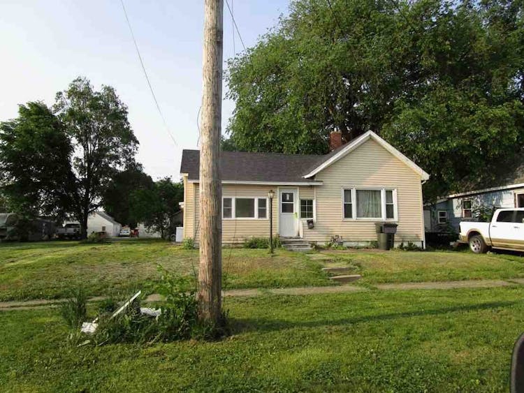 602 5th Ave W Oskaloosa, IA 52577, Mahaska County