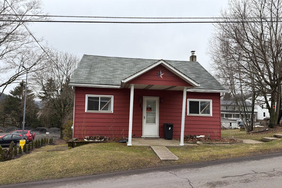 8 East Hazel Street Nuremberg, PA 18241, Schuylkill County