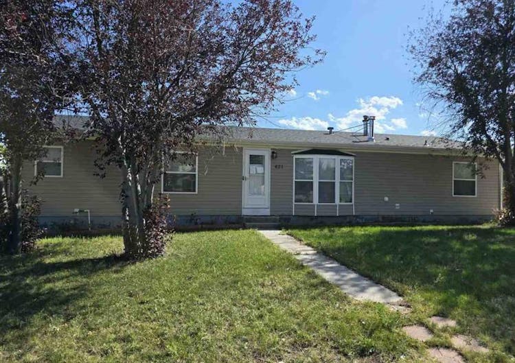 621 Sunridge Dr Cheyenne, WY 82007, Laramie County