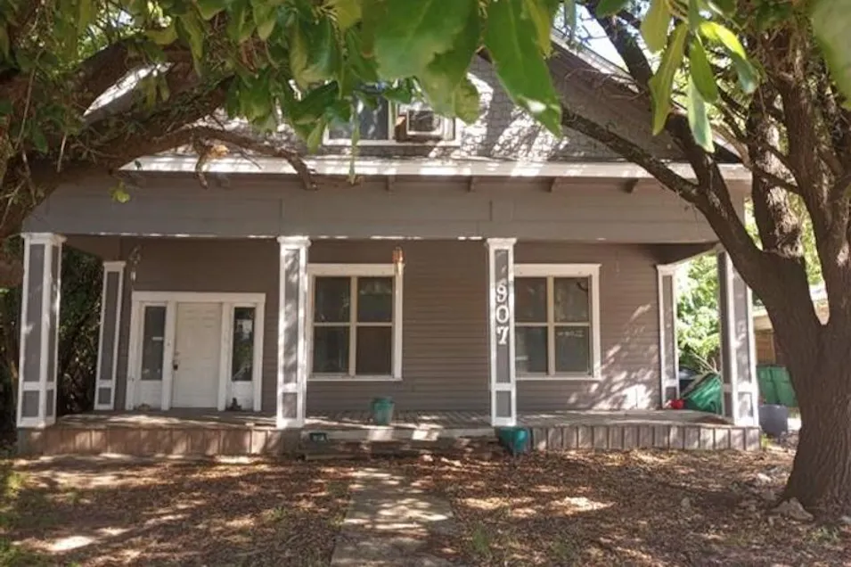 907 E Texas Ave Mart, TX 76664, McLennan County