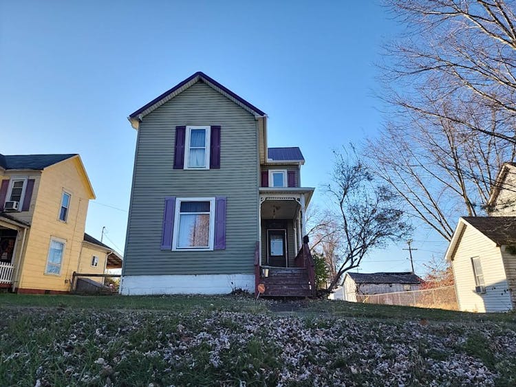 303 South 2nd St Byesville, OH 43723, Guernsey County