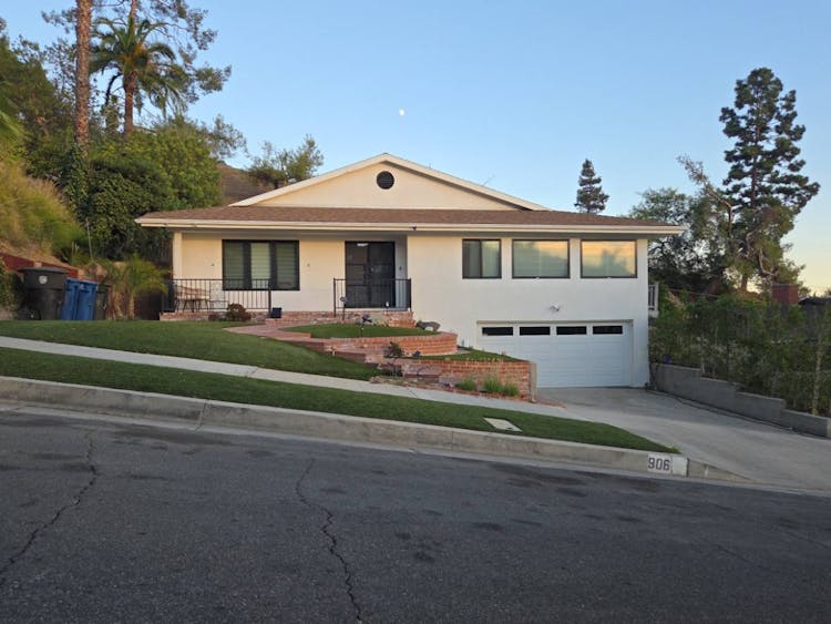 906 Groton Drive Burbank, CA 91504, Los Angeles County