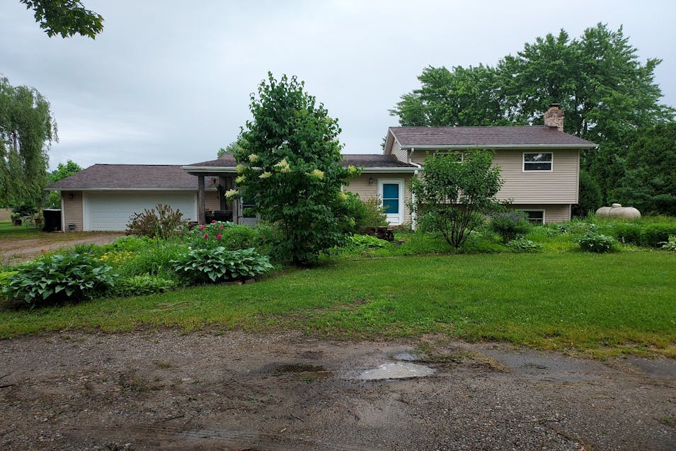 10347 S Bray Rd Clio, MI 48420, Genesee County