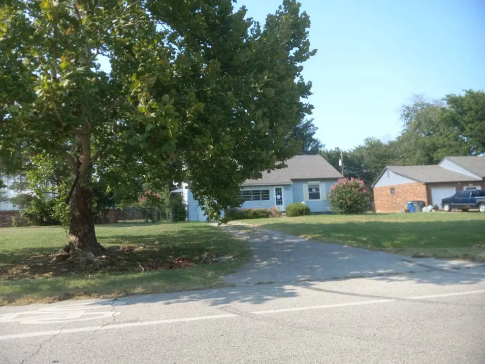 231 E Mohawk Blvd Tulsa, OK 74106, Tulsa County