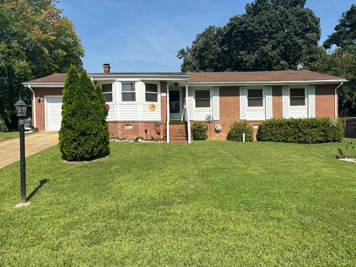 Linda Dr, Newport News, VA 23608