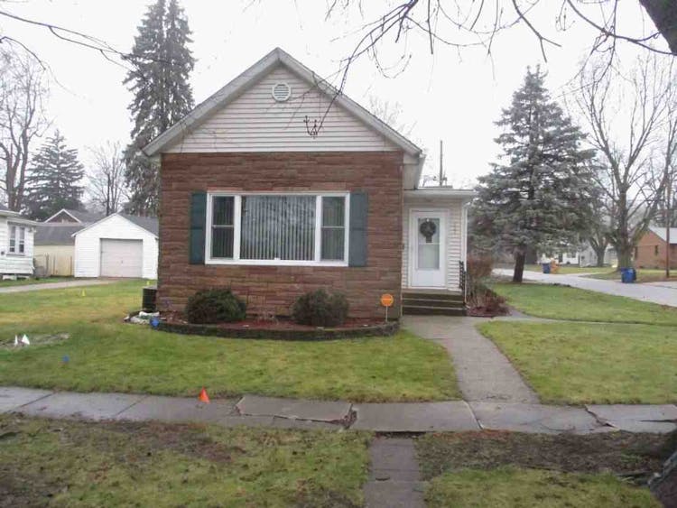 222 Roosevelt St La Porte, IN 46350, La Porte County