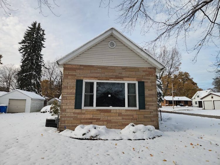 222 Roosevelt St La Porte, IN 46350, Laporte County