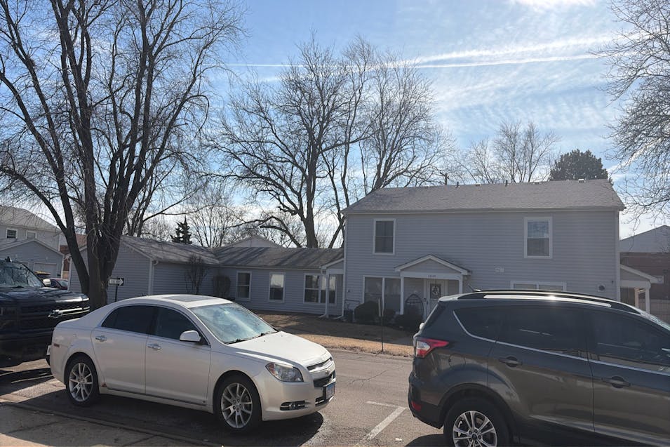 1402 S Glen Cir B Aurora, IL 60506, Kane County