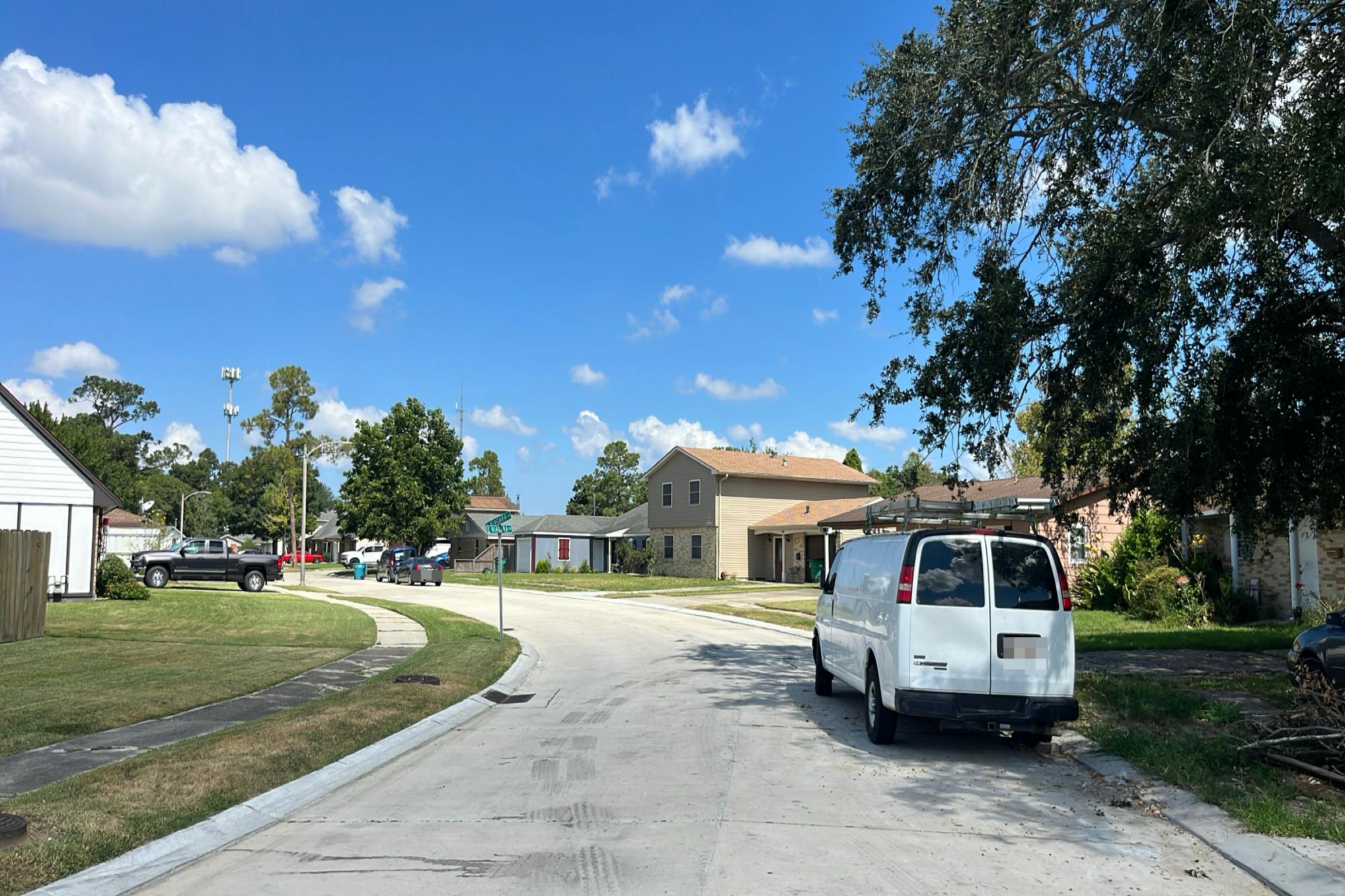 Niagara Cir, Gretna, LA 70056