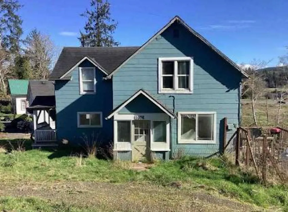 1008 Virginia St Raymond, WA 98577, Pacific County