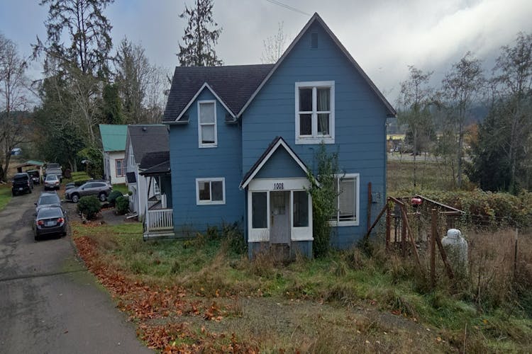 1008 Virginia St Raymond, WA 98577, Pacific County