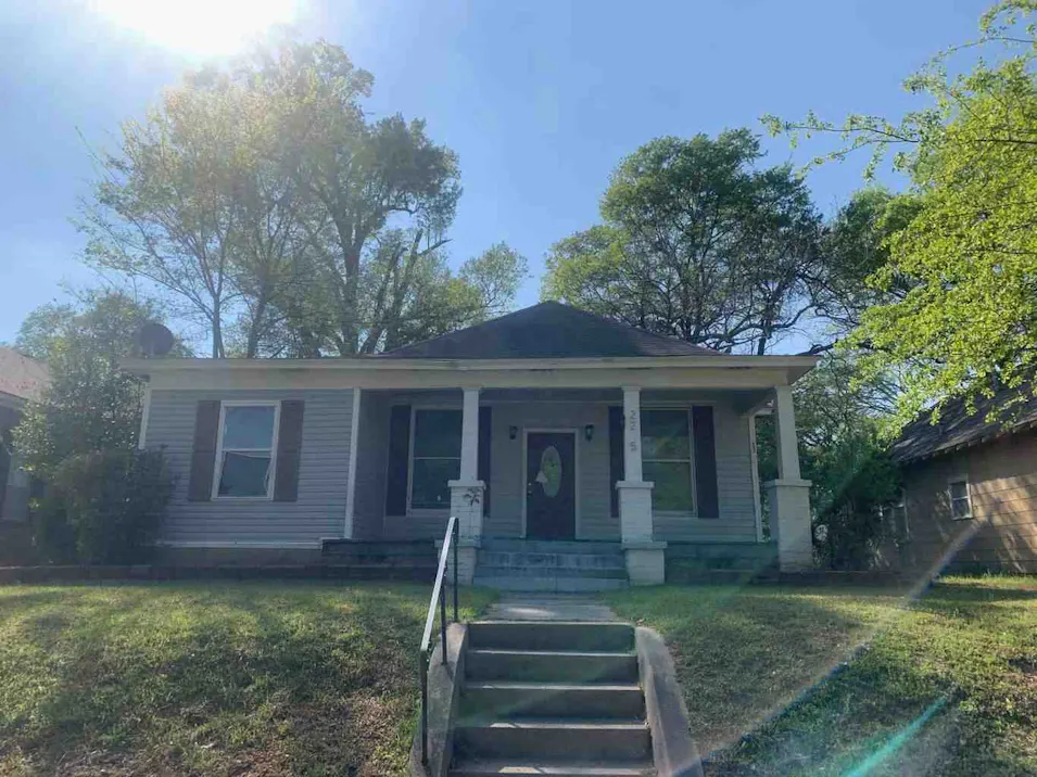2215 Wood St Texarkana, TX 75501, Bowie County