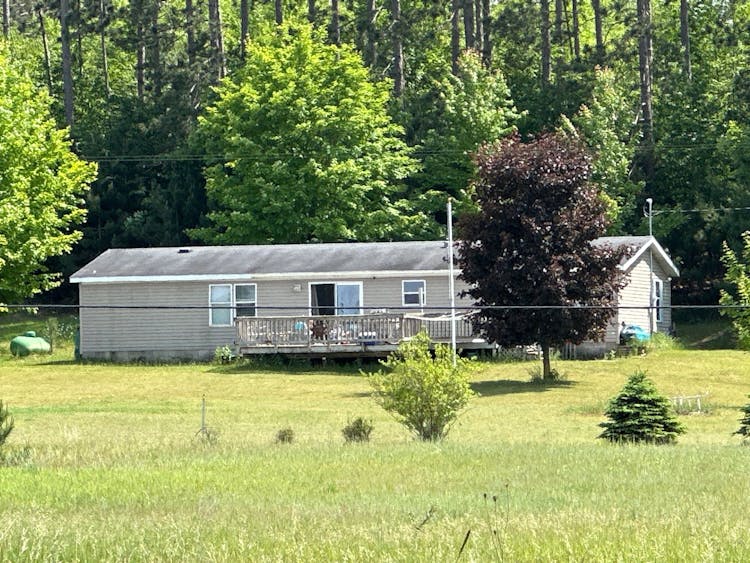 8127 Wood Rd Kingsley, MI 49649, Grand Traverse County