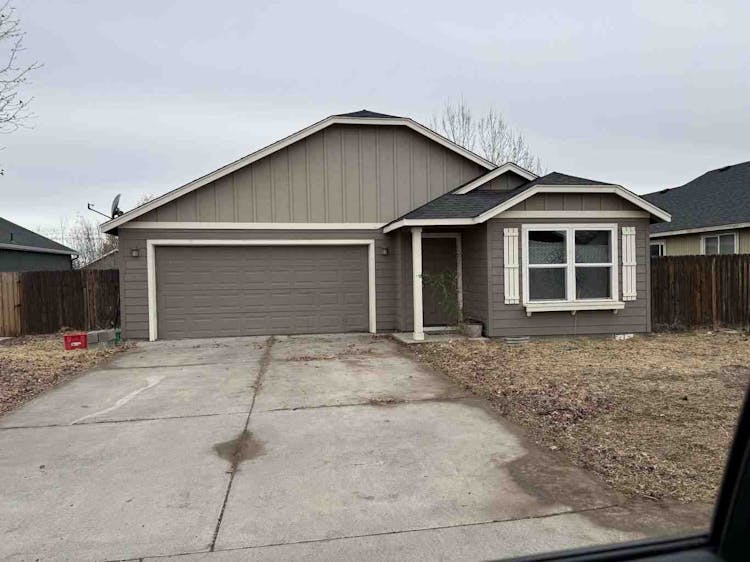 2489 NE 5th St Redmond, OR 97756, Deschutes County
