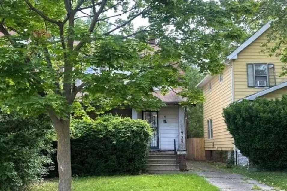 1725 Wickford Cleveland, OH 44112, Cuyahoga County