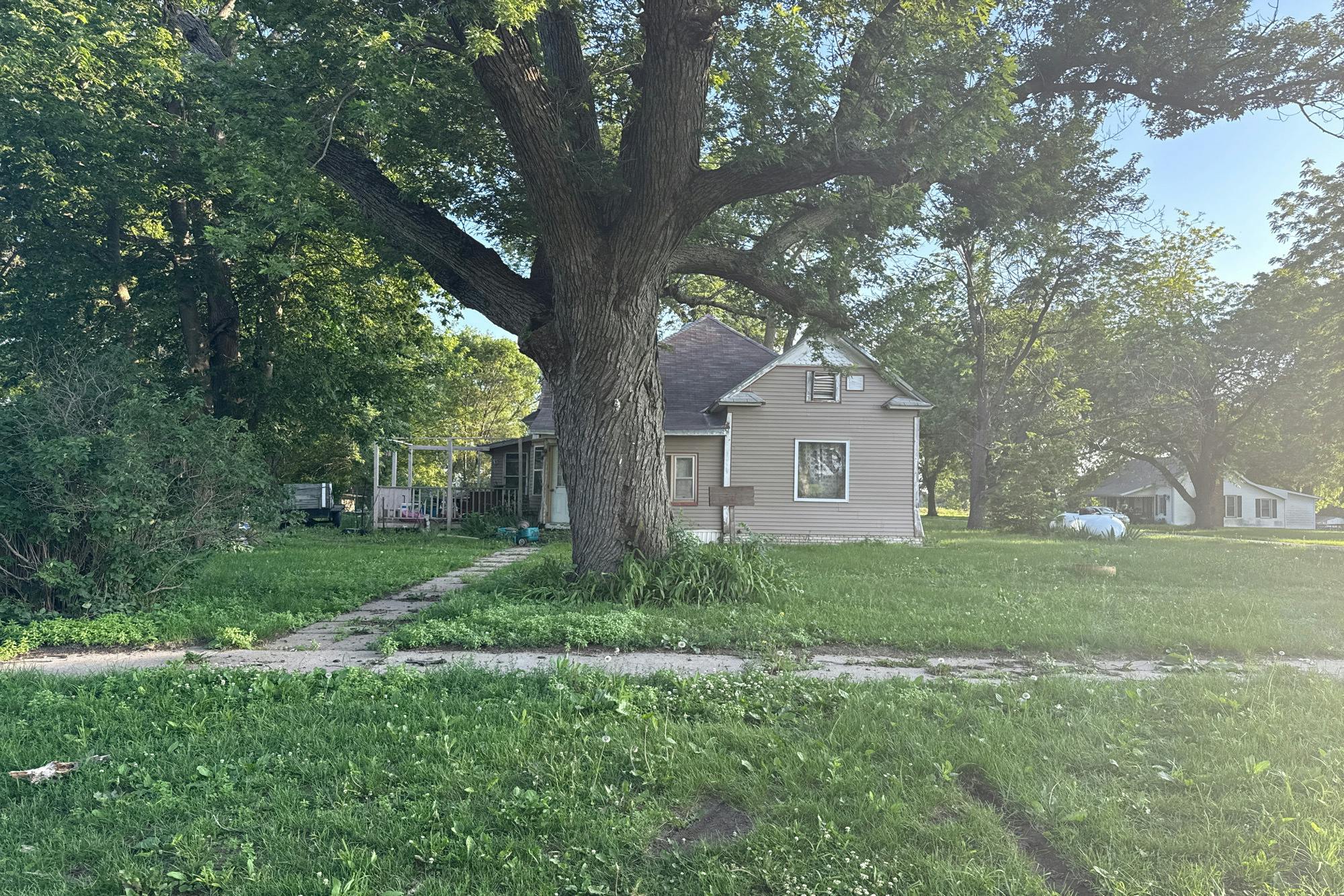 Main St, Nemaha, NE 68414