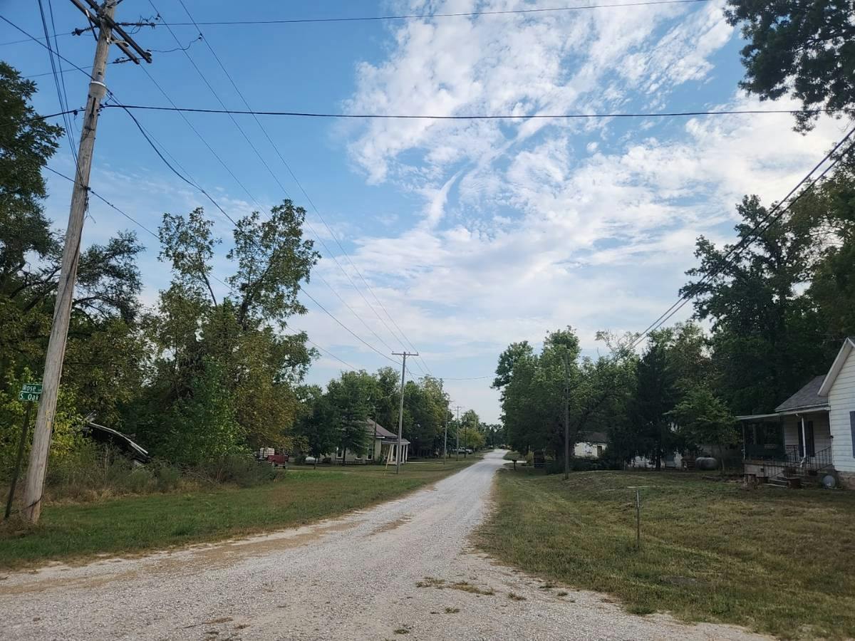 Oak St, South Greenfield, MO 65752