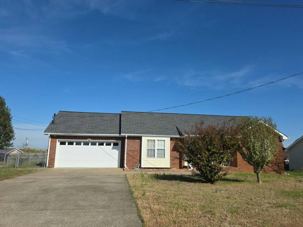 Monica Dr, Clarksville, TN 37042
