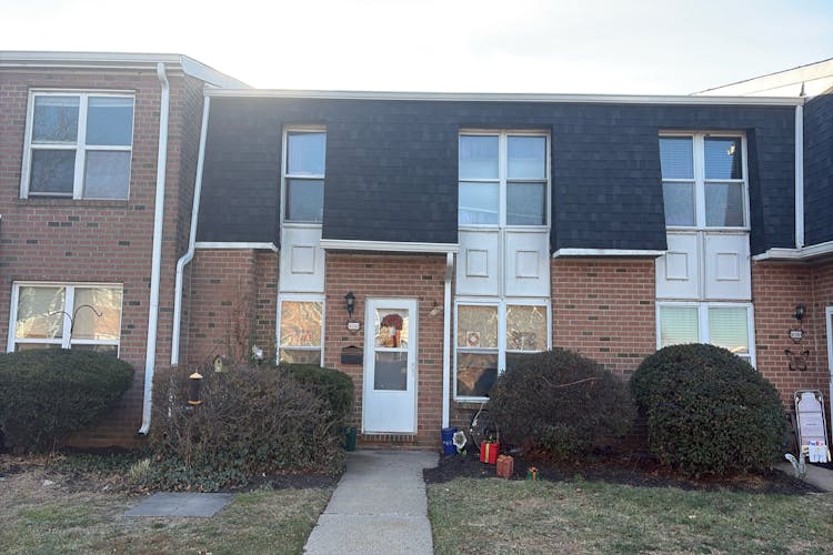 1032 Harbour Dr Unit 1032 Palmyra, NJ 08065, Burlington County