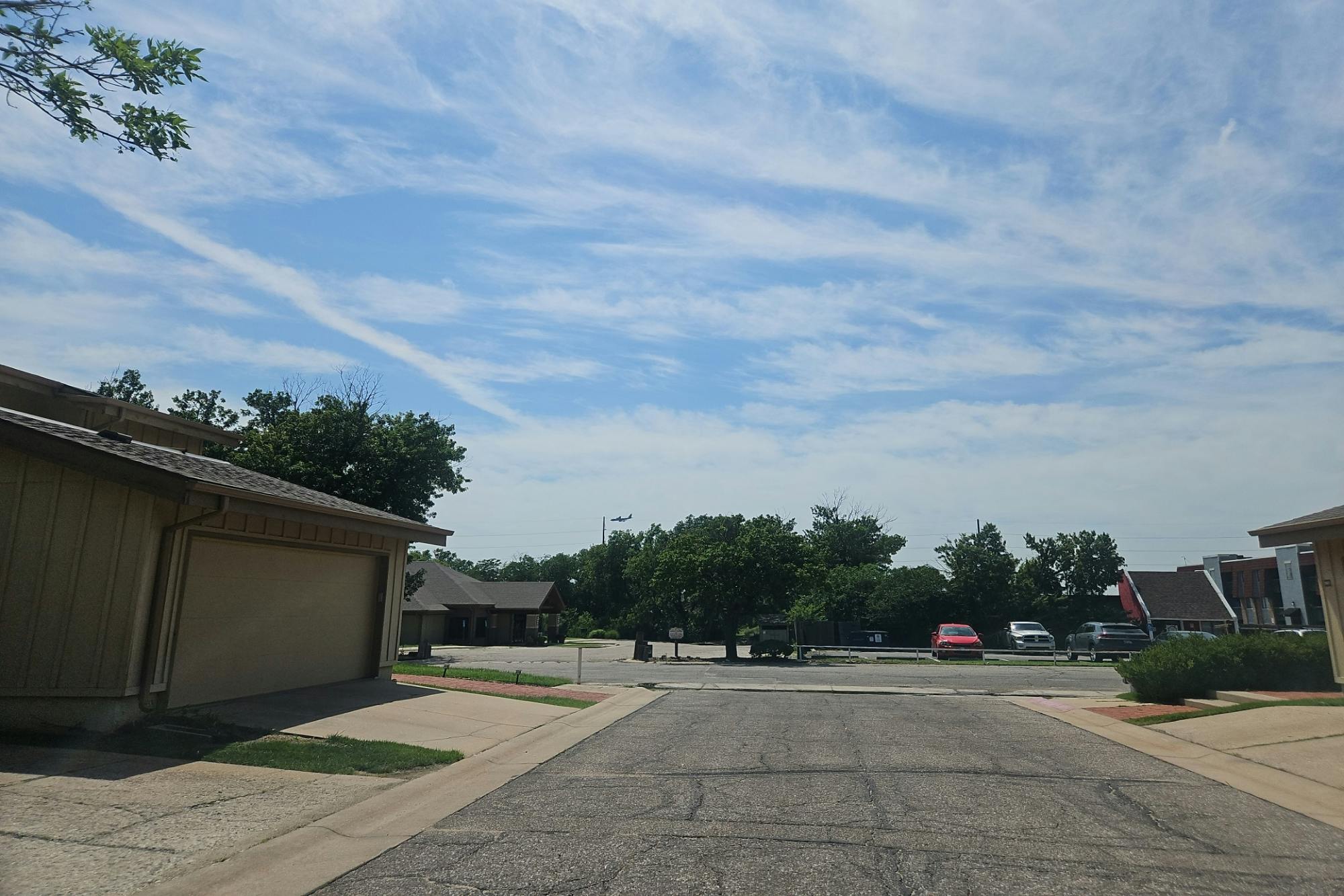 Harry St, Wichita, KS 67207