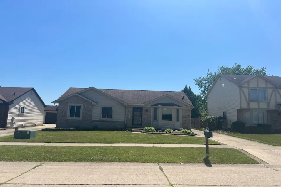 25462 Rose St Chesterfield, MI 48051, Macomb County