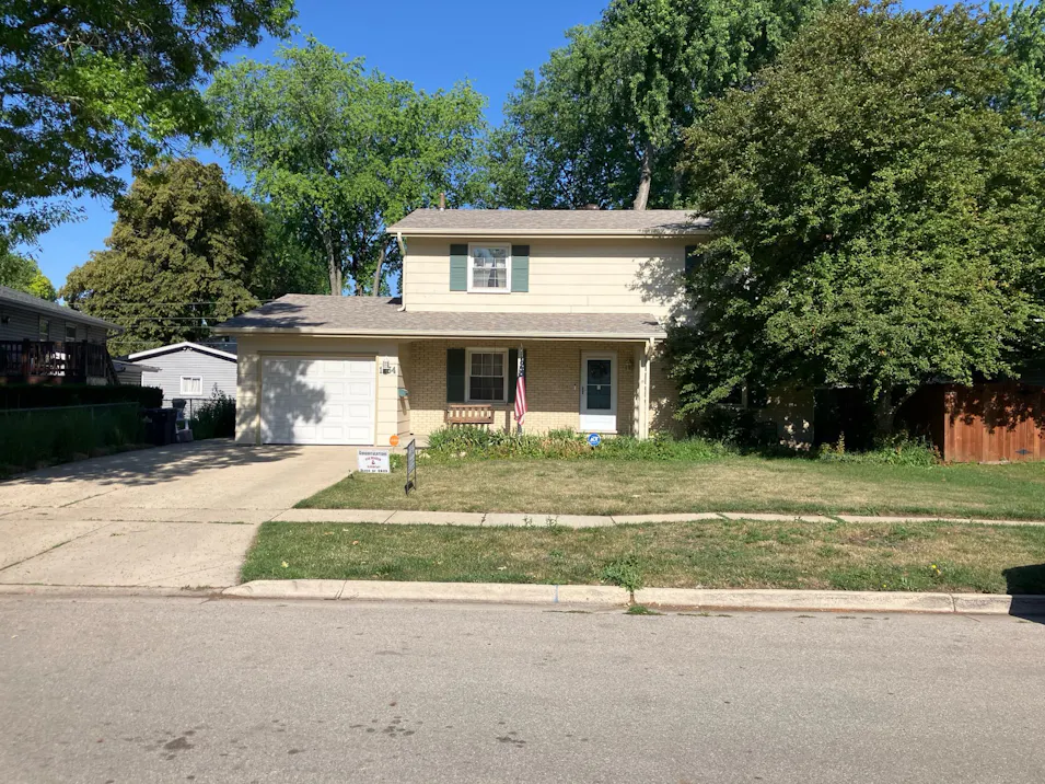 1254 Blackhawk Dr Elgin, IL 60120, Cook County