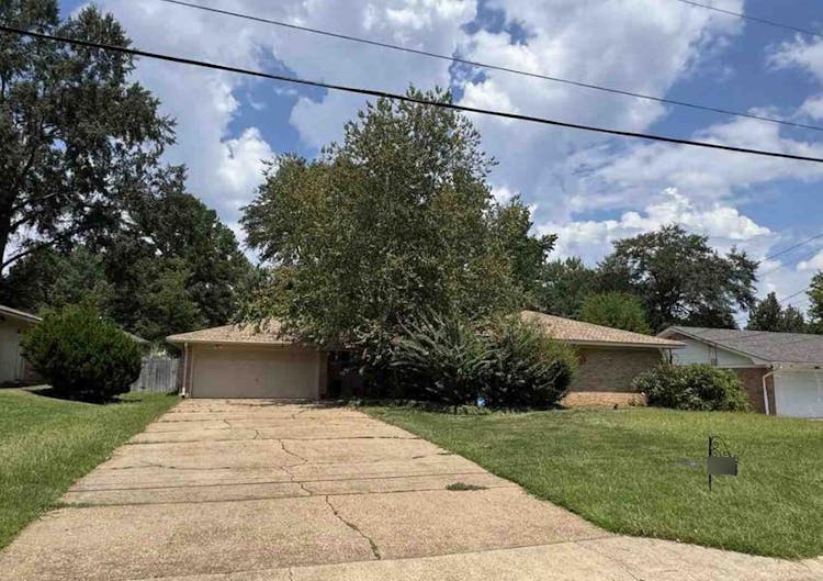 1160 Winnrose St Jackson, MS 39211, Hinds County