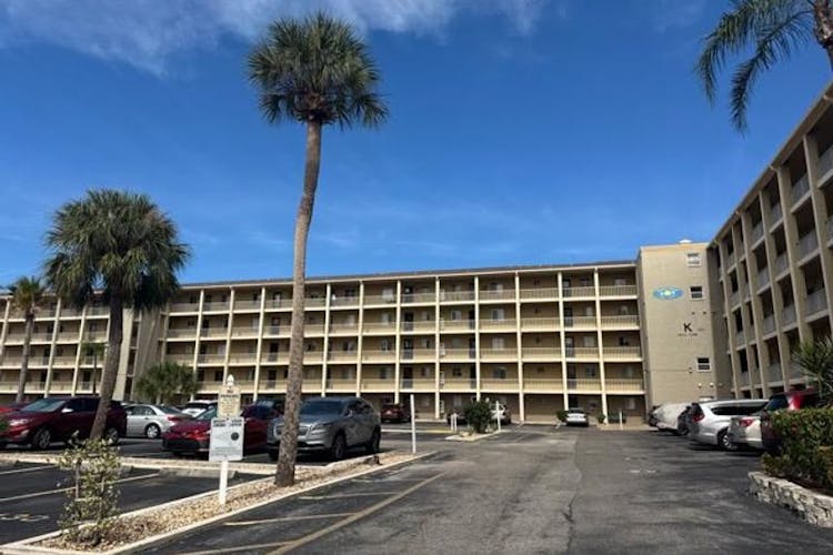 3520 Lake Bayshore Dr. Bradenton, FL 34205, Manatee County