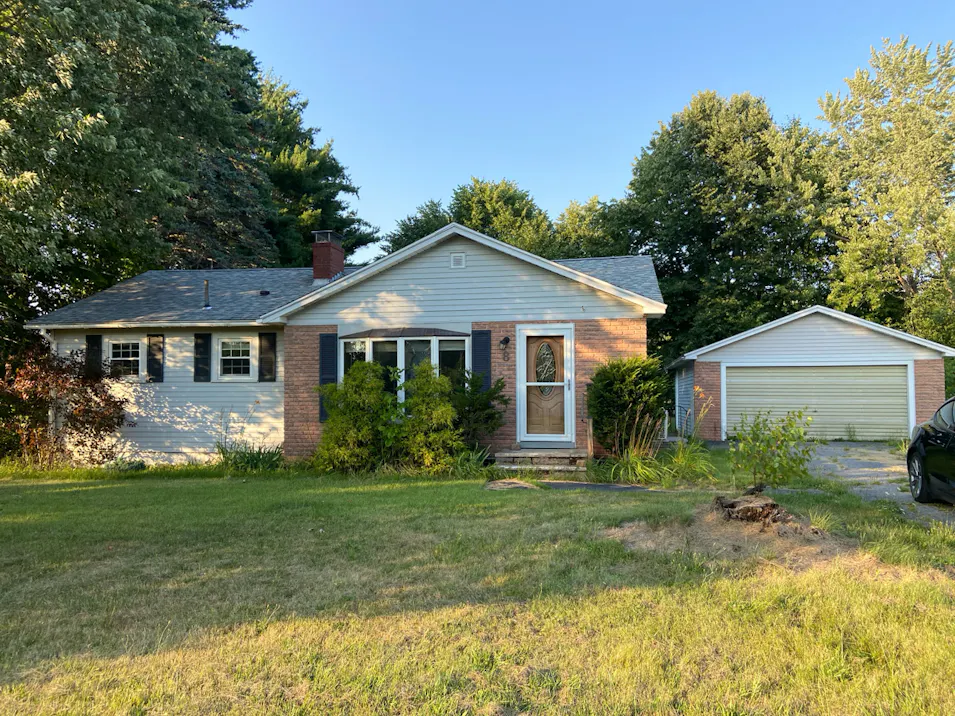 8 Crescent Street Brewer, ME 04412, Penobscot County