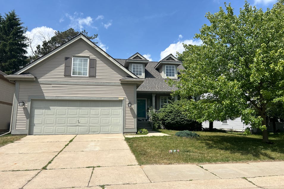 6456 Lake Meadow Dr Unit 12 Waterford, MI 48327, Oakland County