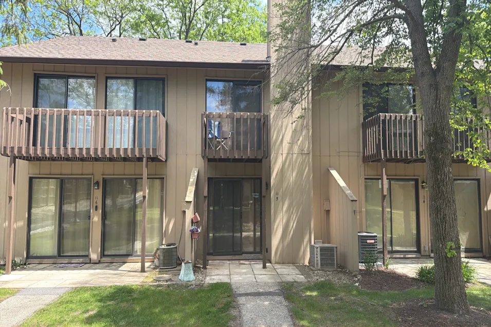 11 Saint Thomas Colony Unit 5 Fox Lake, IL 60020, Lake County