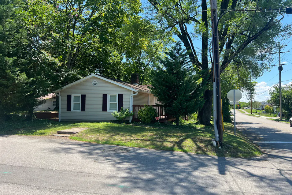 101 E Maire Ave Clinton, TN 37716, Anderson County